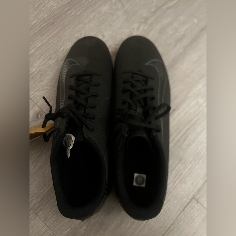 Nike Black Athletic Shoes Minimalist Design
